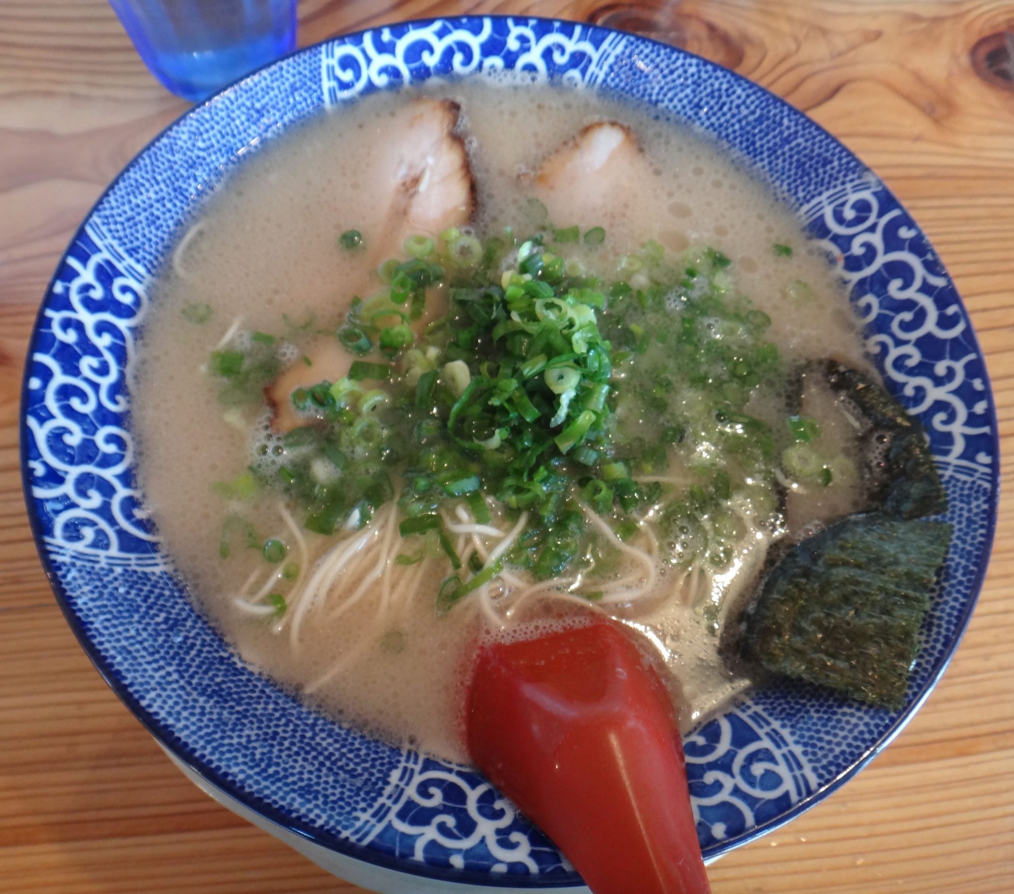 鶴亀堂安城店（愛知県）で塩とんこつラーメン670円を食す。博多ラーメン 食彩品館.jp